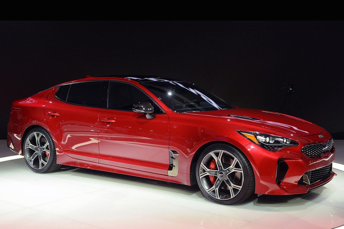 Kia Stinger 2018 lo gia ban chi 725 trieu dong-Hinh-10